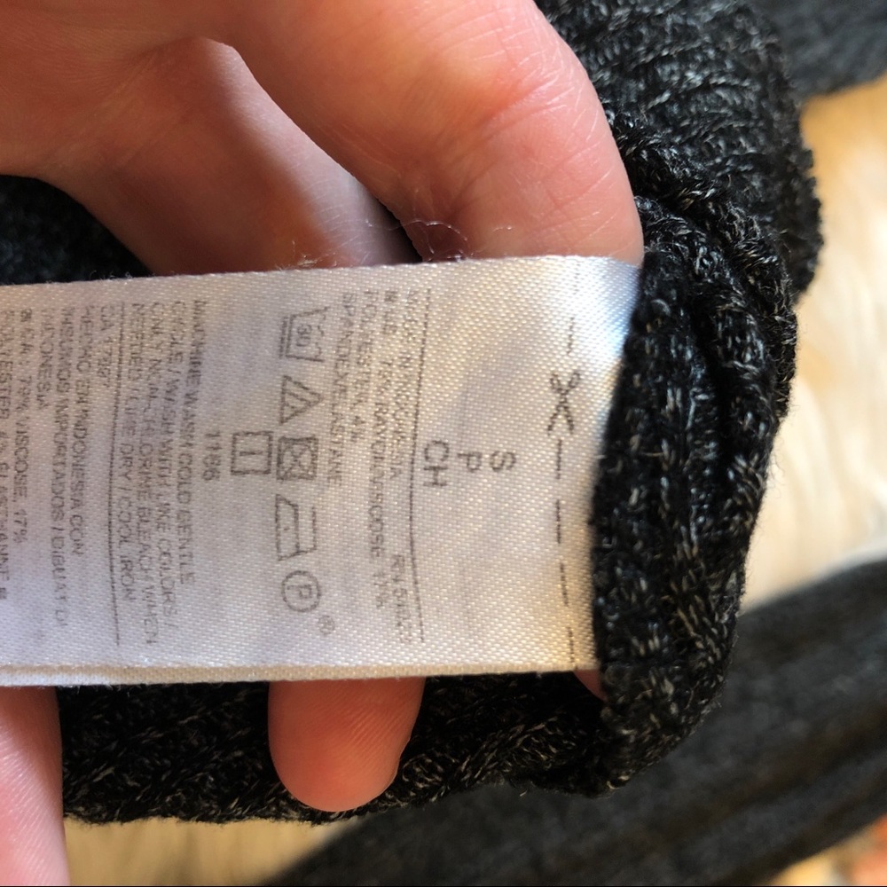 Old Navy Comfy Sweater - Picture 3 of 4